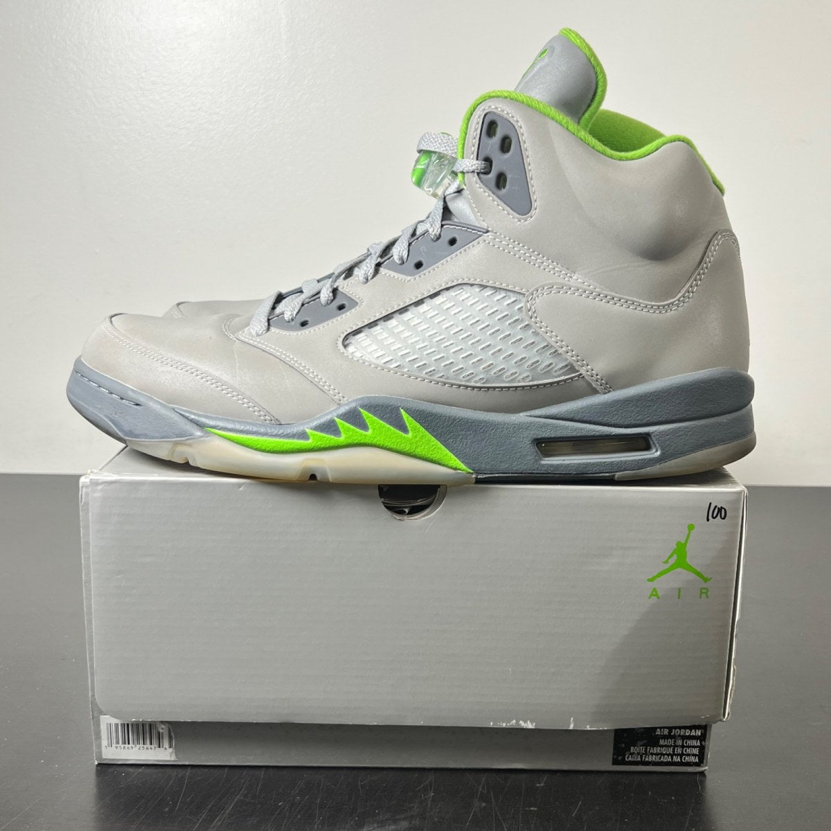Jordan 5 Retro Green Bean (2022) 12 (Moderately Worn Pre-Owned)JordanSilver/Green Bean-Flint Grey - Image 3