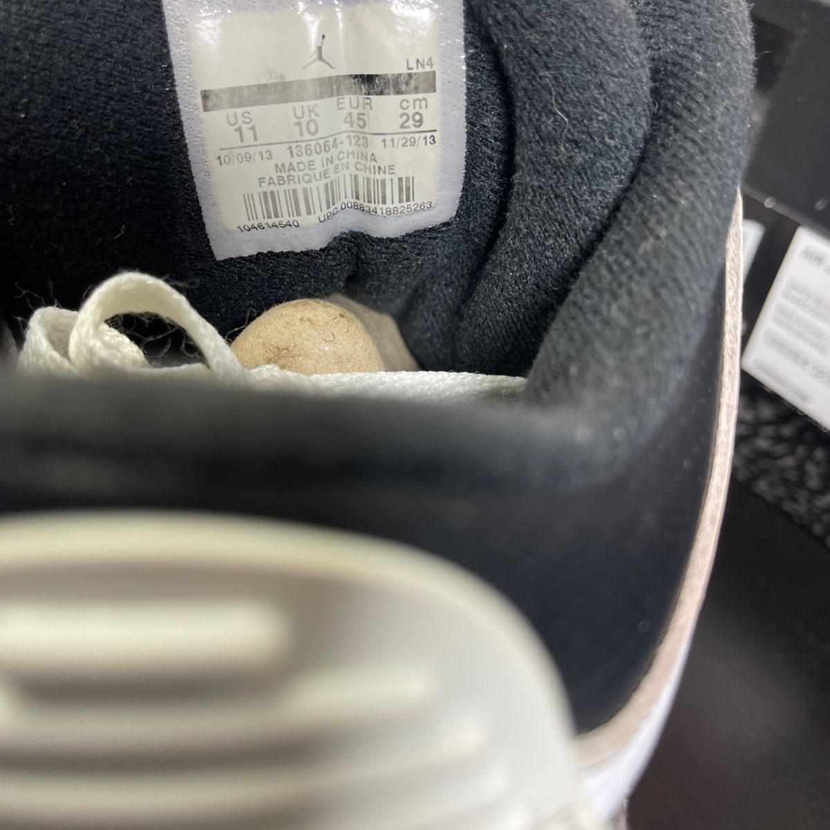 Jordan 3 Retro Infrared 23 11 (Moderately Worn Pre-Owned)JordanWhite/Cement Grey-Infrared 23-Black - Image 6