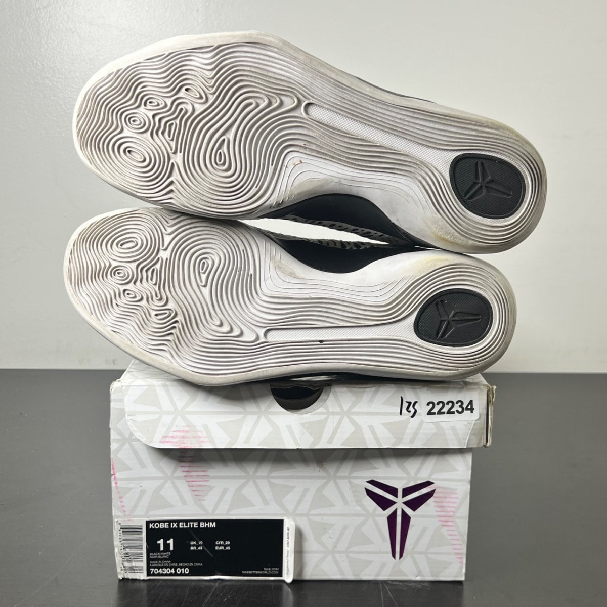 Nike Kobe 9 Elite Black History Month 11 (Moderately Worn Pre-Owned)NikeBlack/White - Image 6