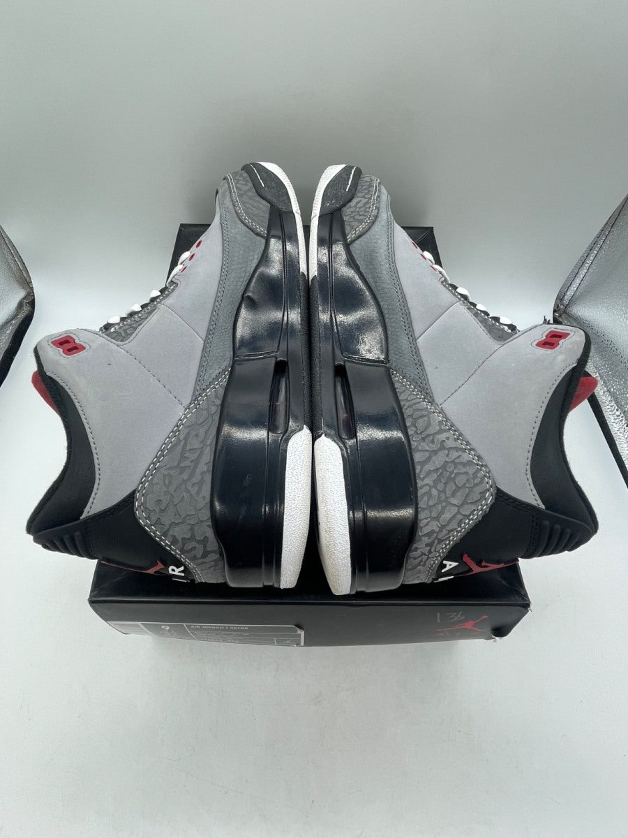 Jordan 3 Retro Stealth 9 (Moderately Worn Pre-Owned)JordanStealth/Varsity Red-Light Graphite-Black - Image 6