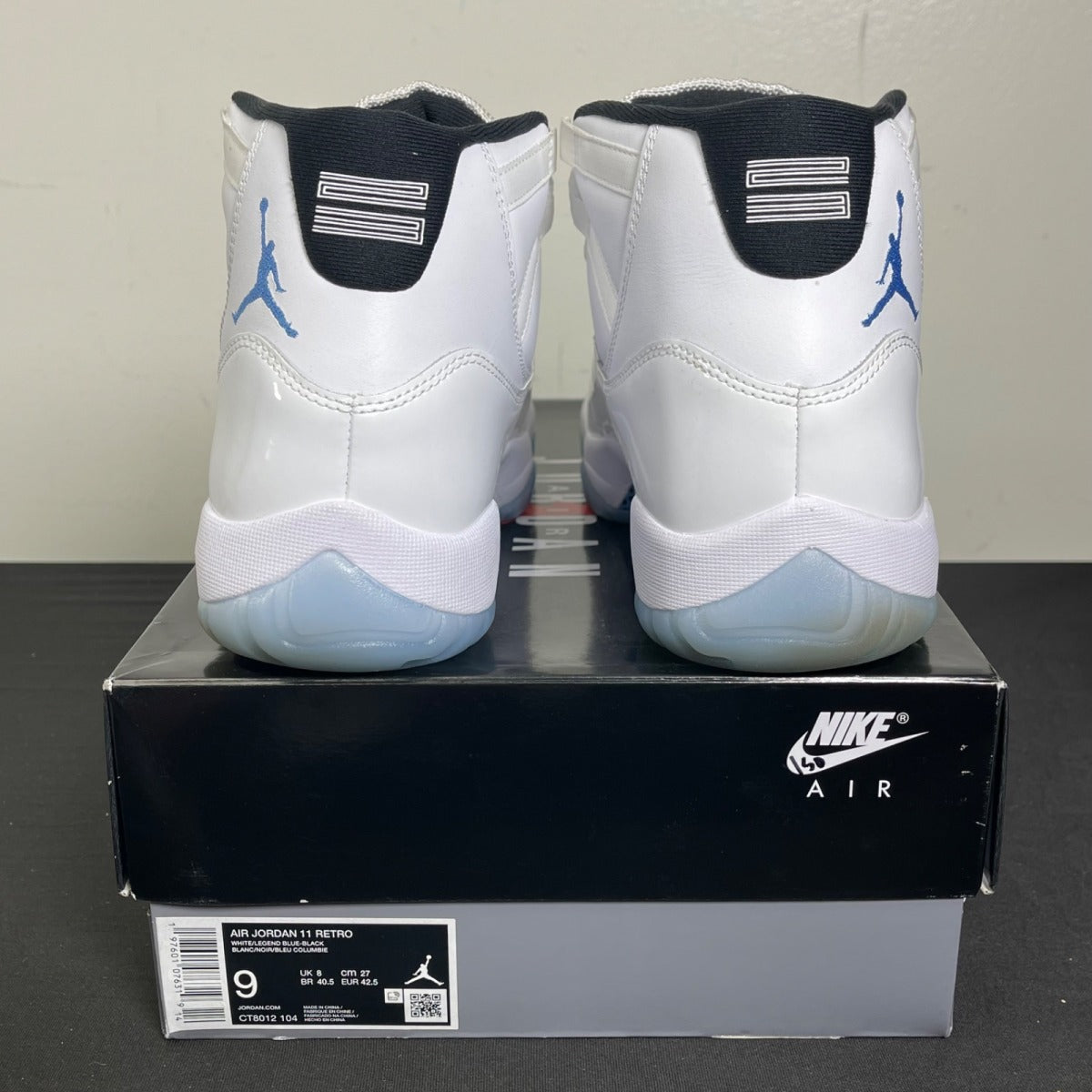 Jordan 11 Retro Legend Blue (2024) 9 (Moderately Worn Pre-Owned)JordanWhite/Legend Blue/Black - Image 4