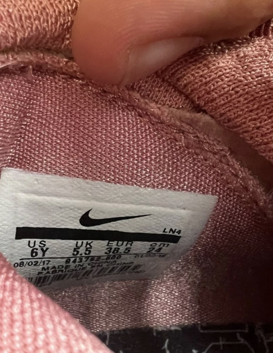 Nike LeBron 15 Rust Pink (GS) 6Y (Lightly Worn Pre-Owned)NikeRust Pink/Metallic Gold-Black - Image 8