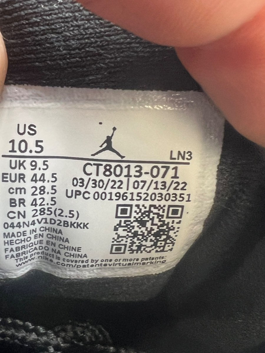 Jordan 12 Retro Black Taxi 10.5 (Lightly Worn Pre-Owned) - Image 9