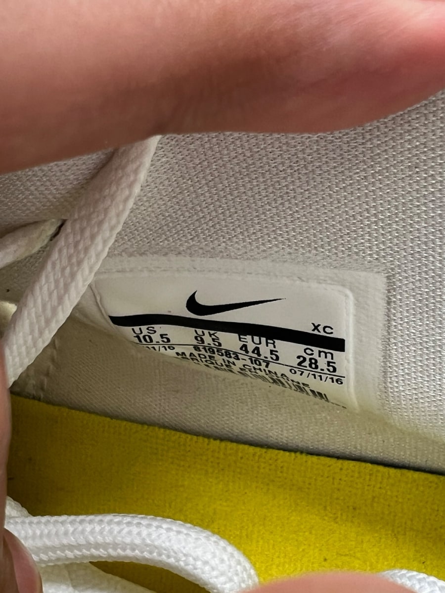 Nike Kyrie 2 Silver Speckle 10.5 (Lightly Worn Pre-Owned)NikeWhite/Metallic Silver-Tour Yellow - Image 7