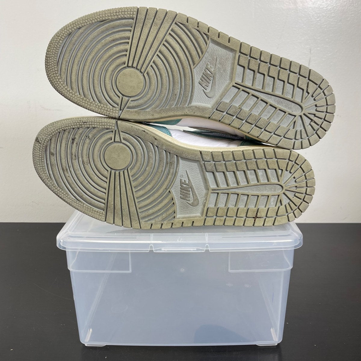 Jordan 1 Retro High Turbo Green 10 (Moderately Worn Pre-Owned)JordanTurbo Green/Sail-White-Light Smoke Grey - Image 5