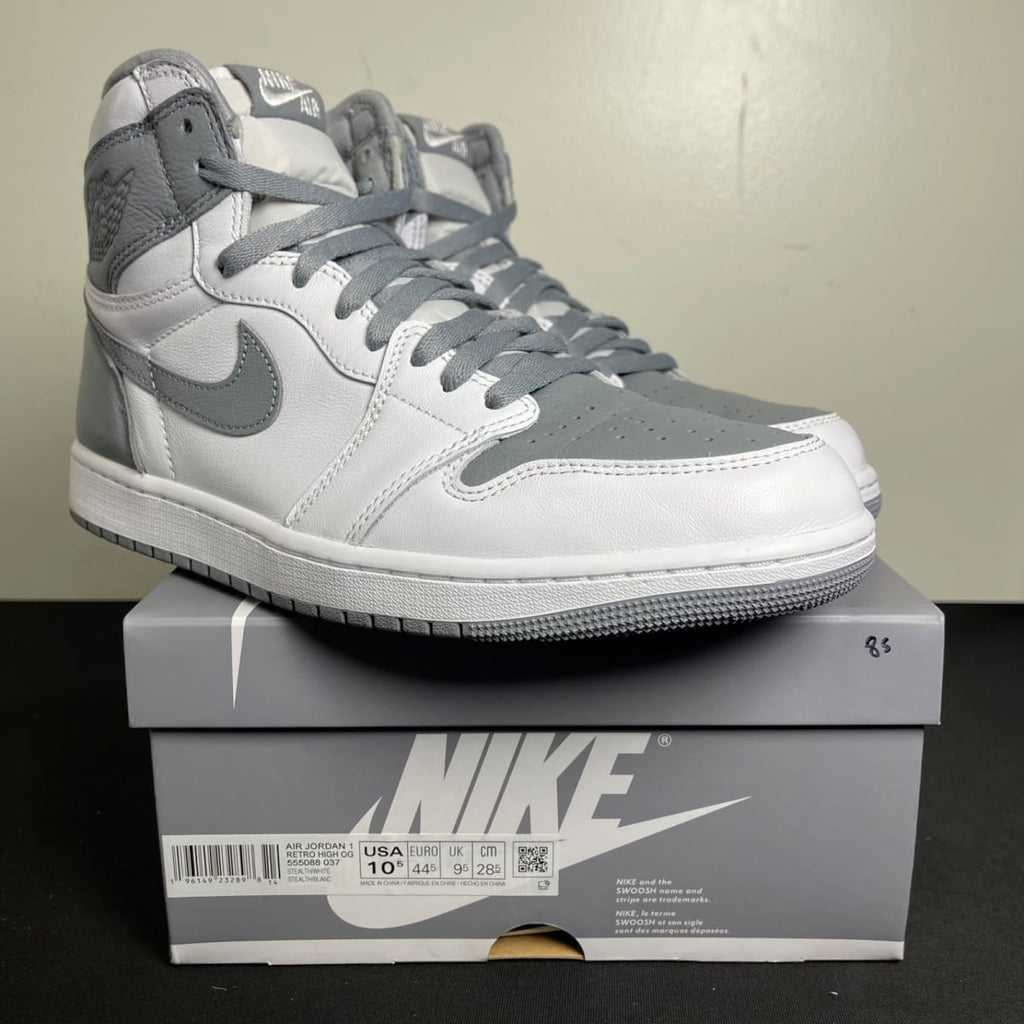 Jordan 1 Retro High OG Stealth (Size 10.5) - aux