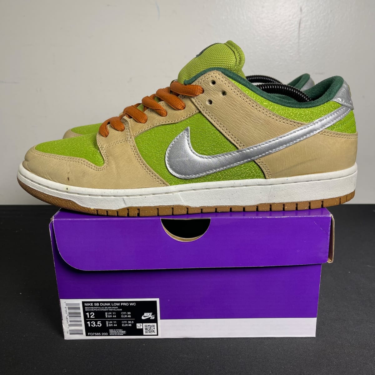 Nike SB Dunk Low Escargot (Size 12) - aux