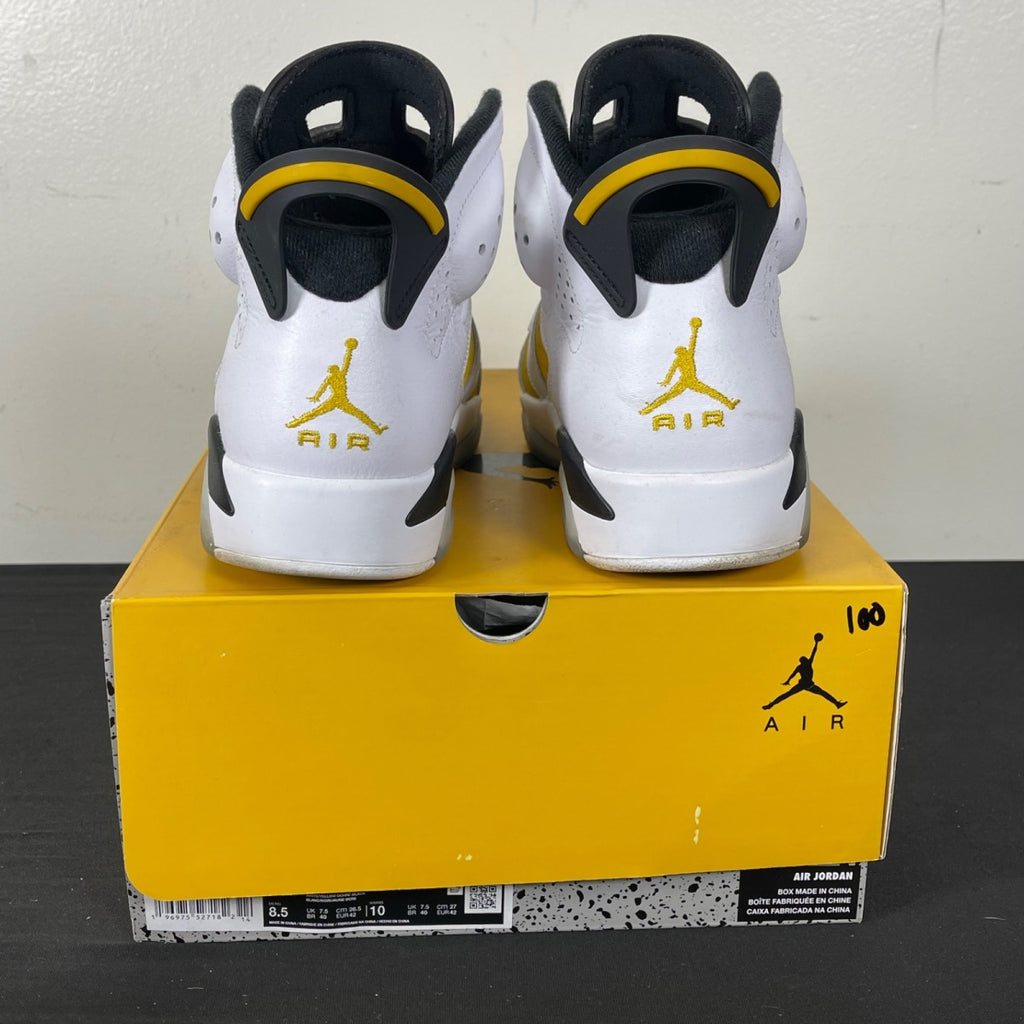 Jordan 6 Retro Yellow Ochre 8.5 (Moderately Worn Pre-Owned)JordanWhite/Yellow Ochre-Black - Image 4
