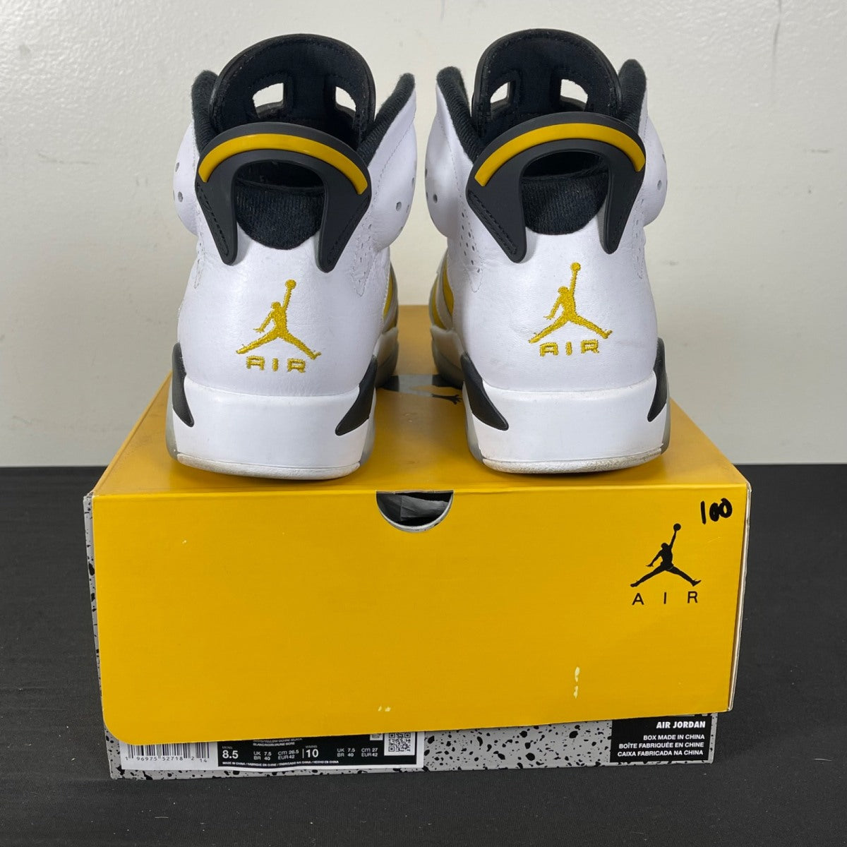 Jordan 6 Retro Yellow Ochre 8.5 (Moderately Worn Pre-Owned)JordanWhite/Yellow Ochre-Black - Image 4