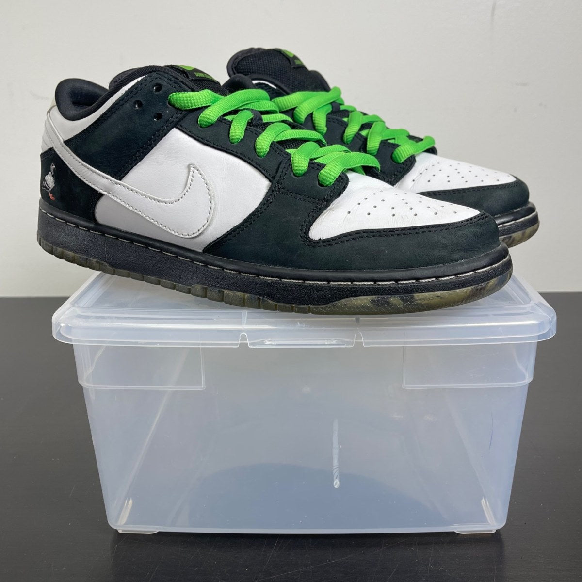 Nike SB Dunk Low Staple Panda Pigeon 9 (Moderately Worn Pre-Owned)NikeBlack/White-Green Gusto - Image 1