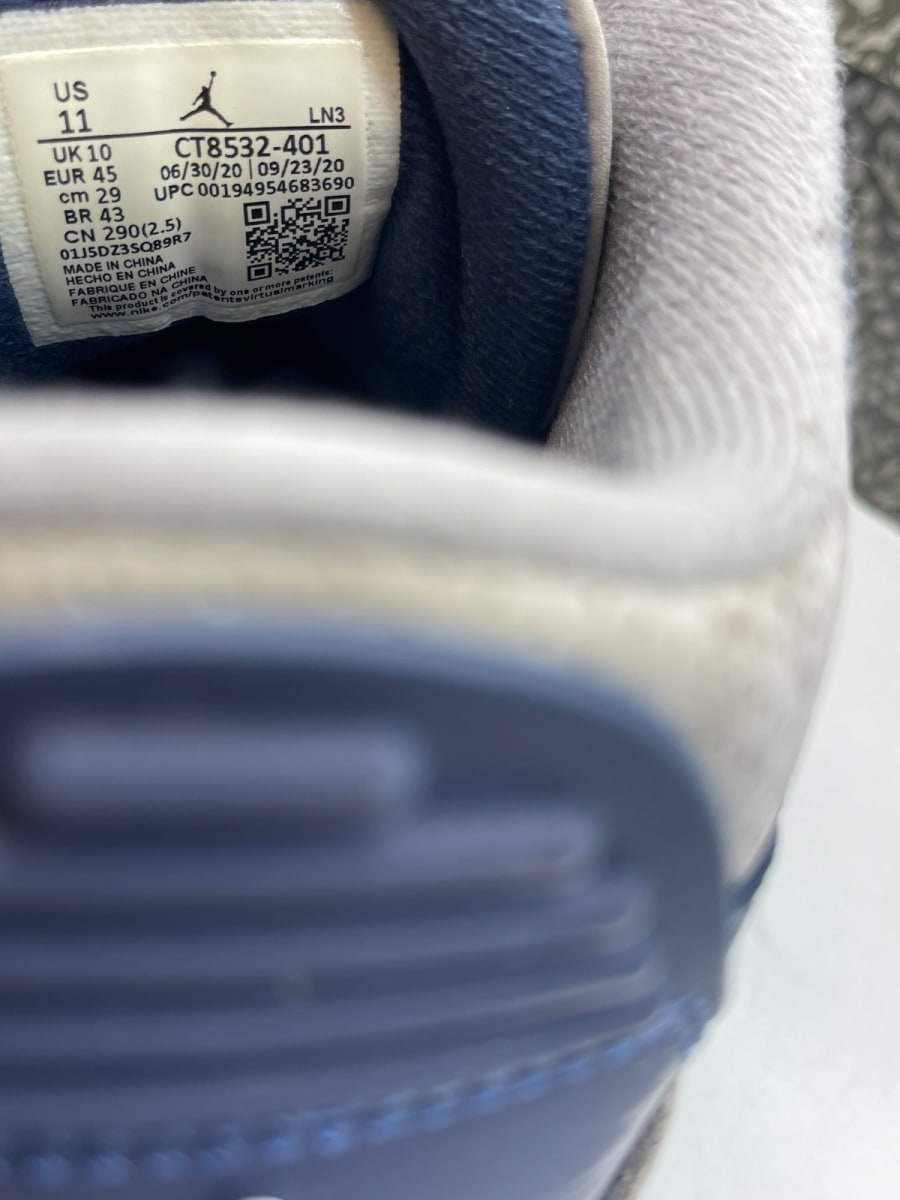 Jordan 3 Retro Georgetown (2021) 11 (Moderately Worn Pre-Owned)JordanMidnight Navy/Cement Grey-White - Image 8