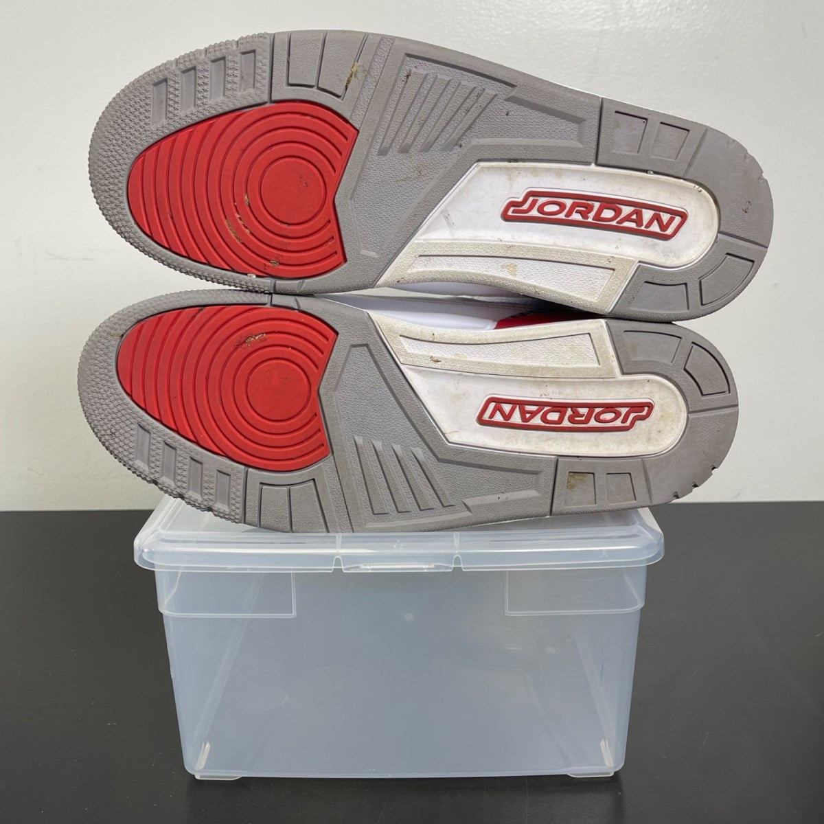 Jordan 3 Retro Hall of Fame 12 (Moderately Worn Pre-Owned)JordanWhite/Fire Red-Cement Grey-Black - Image 5