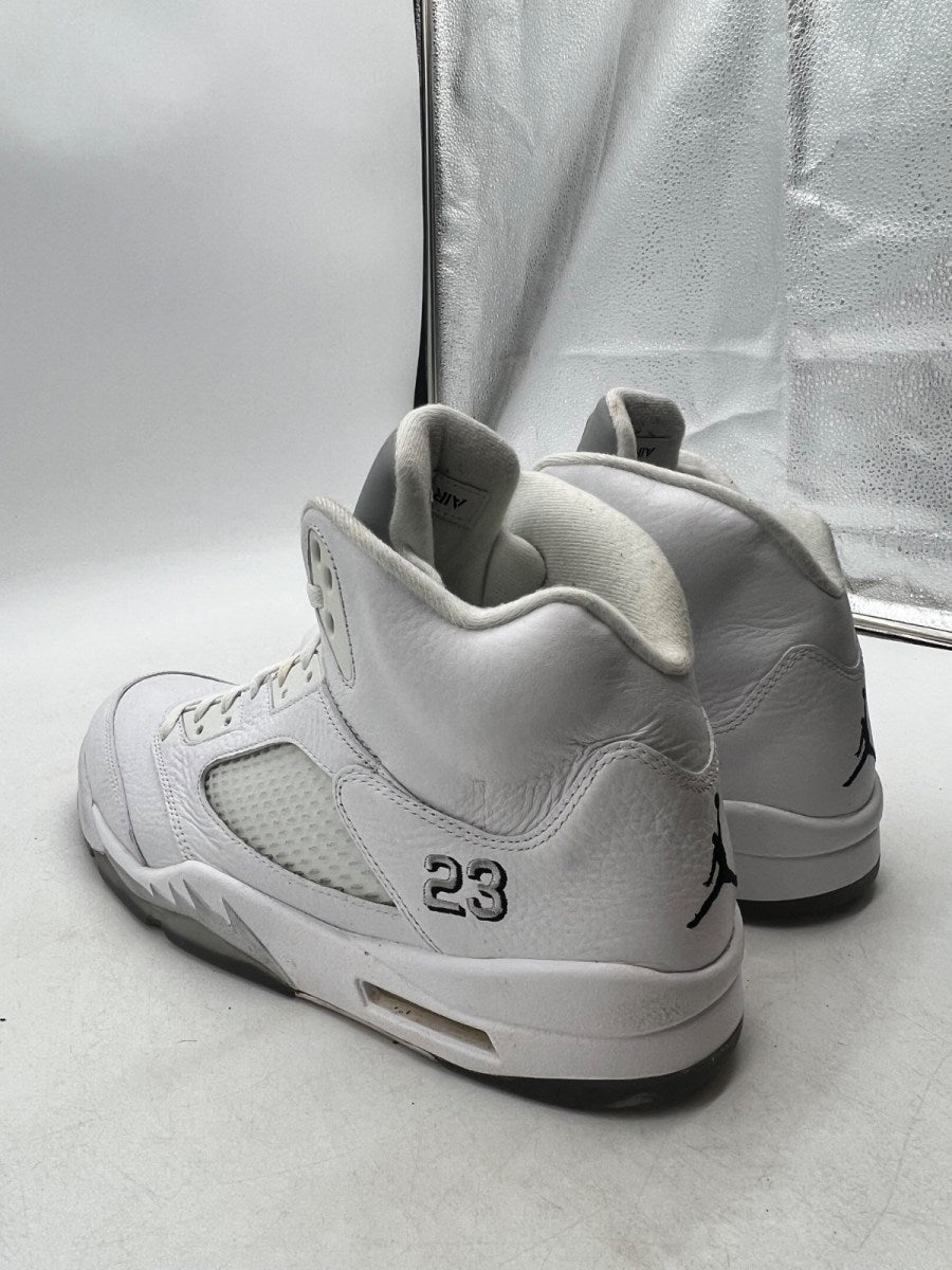 Jordan 5 Retro Metallic White (2015) 13 (Moderately Worn Pre-Owned)JordanWhite/Metallic Silver-Black - Image 4
