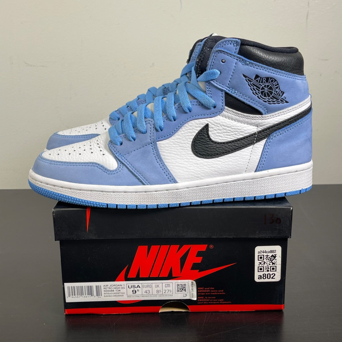Jordan 1 Retro High OG University Blue 9.5 (Moderately Worn Pre-Owned)JordanWhite/University Blue-Black - Image 3