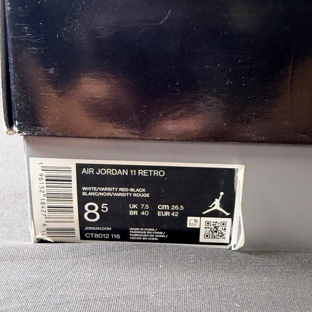 Jordan 11 Retro Cherry (2022) (Size 8.5) - aux