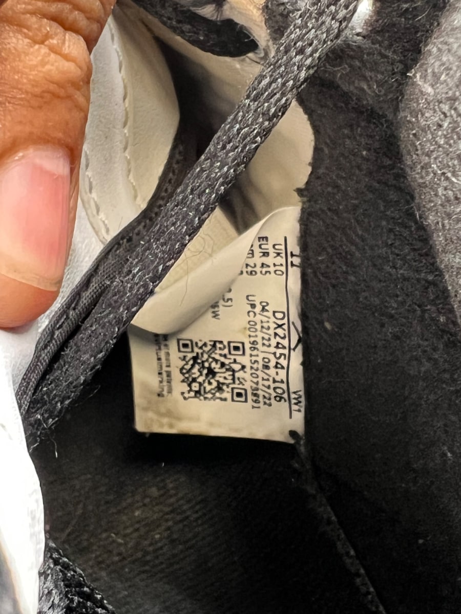 Jordan 2 Retro OG Chicago (2022) (Size 11) - Image 6