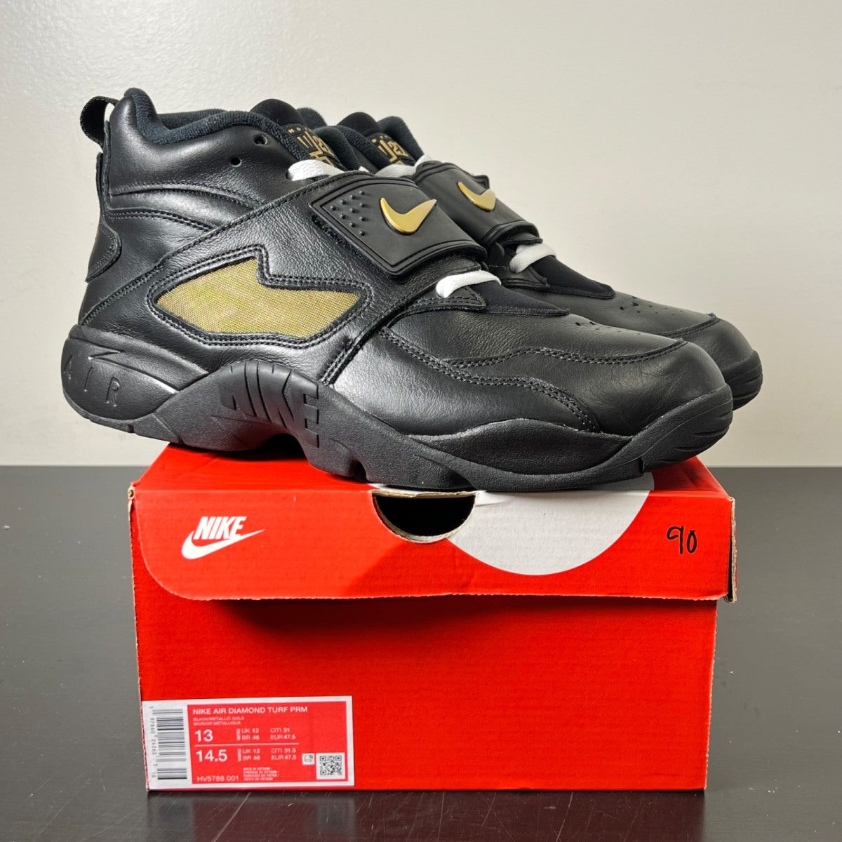 Nike Air Diamond Turf Signing Day 13 (Lightly Worn Pre-Owned)NikeBlack/Metallic Gold - Image 1
