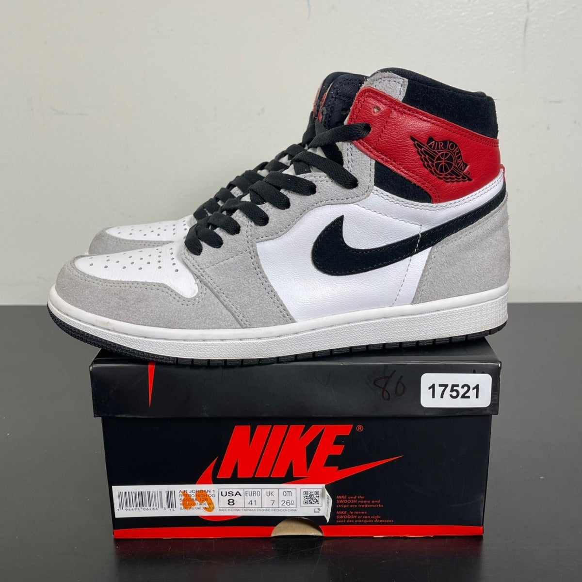 Jordan 1 Retro High Light Smoke Grey 8 (Moderately Worn Pre-Owned)JordanWhite/Black-Light Smoke Grey-Varsity Red - Image 3