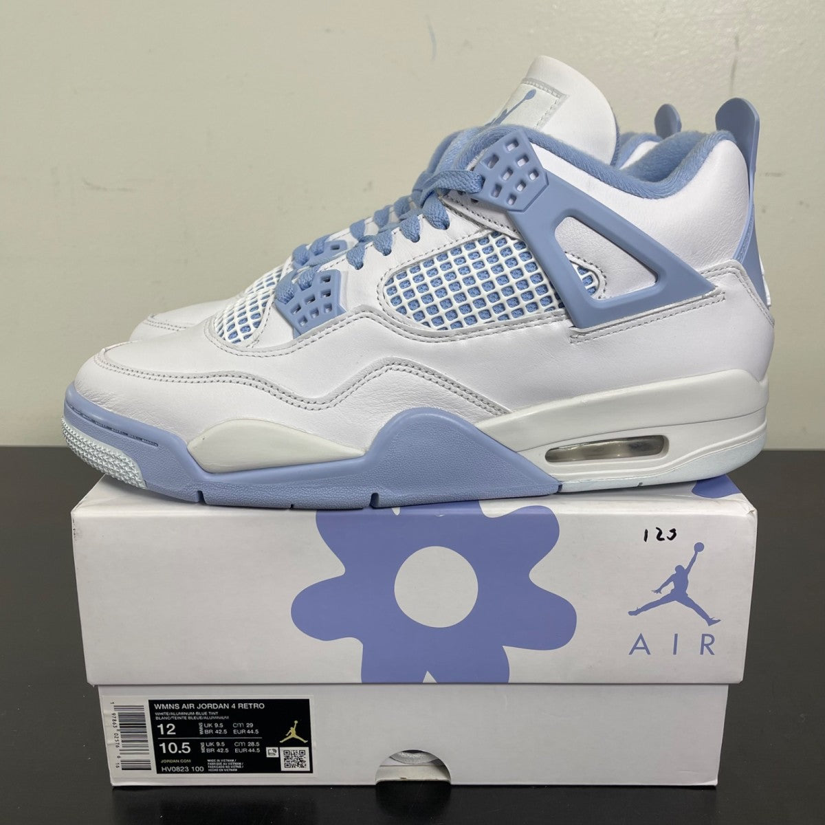 Jordan 4 Retro Forget Me Not (Women's) 12W (Moderately Worn Pre-Owned)JordanWhite/Aluminum-Blue Tint-Oil Green - Image 3
