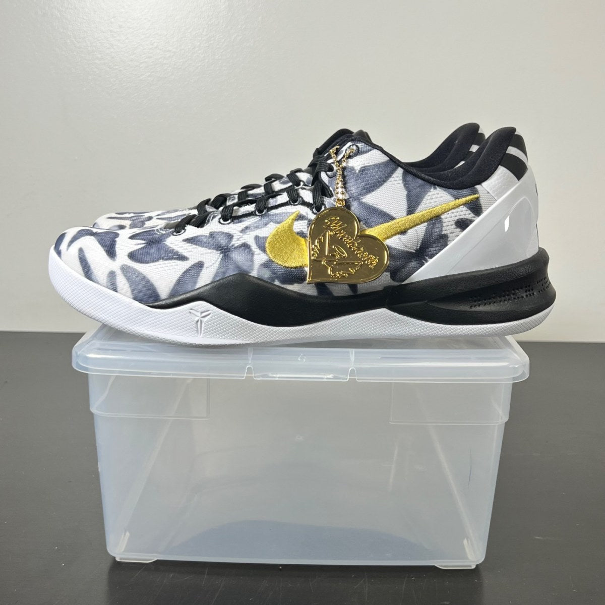 Nike Kobe 8 Protro Mambacita 10 (Lightly Worn Pre-Owned)NikeWhite/Metallic Gold/Black - Image 3