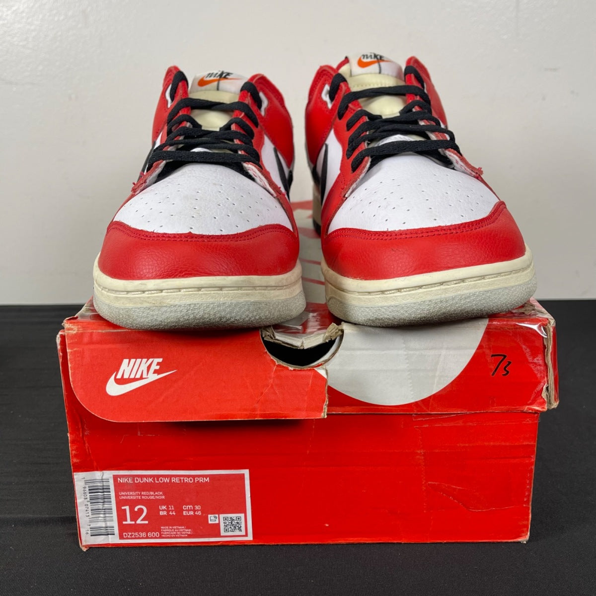 Nike Dunk Low Chicago Split 12 (Moderately Worn Pre-Owned)NikeUniversity Red/Black-Light Silver-White - Image 2