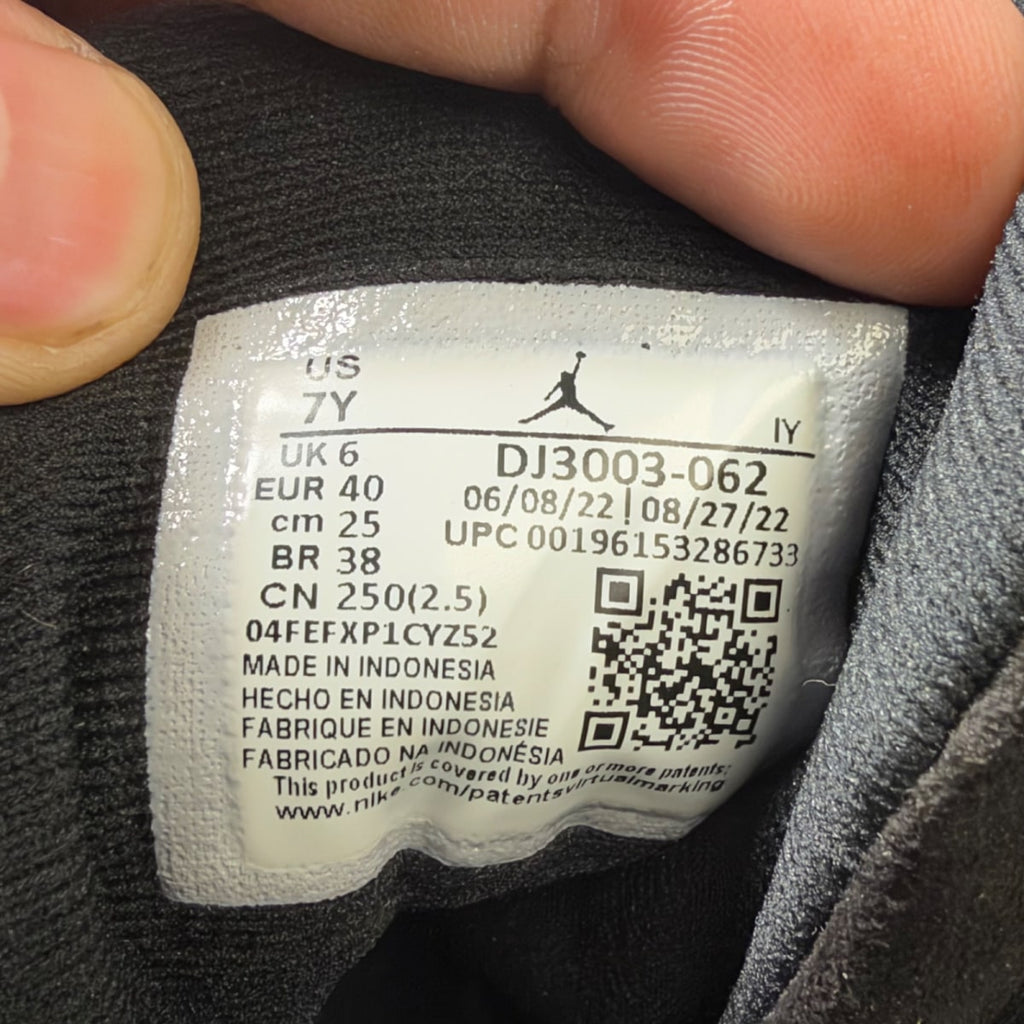 Jordan 13 Retro Playoffs (2023) (GS) (Size 7Y) - Image 6