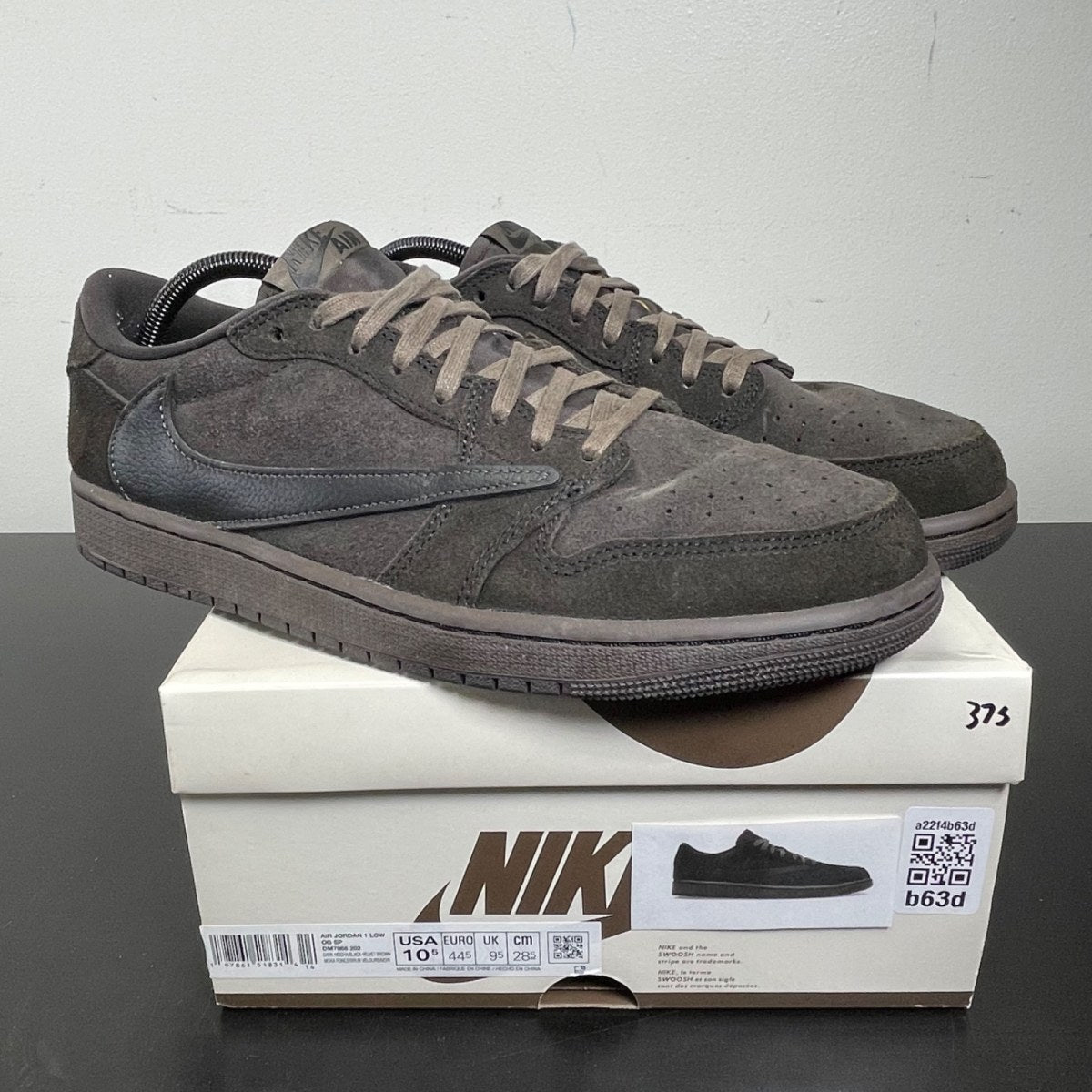 Jordan 1 Retro Low OG SP Travis Scott Velvet Brown 10.5 (Moderately Worn Pre-Owned)JordanDark Mocha/Black/Velvet Brown - Image 1