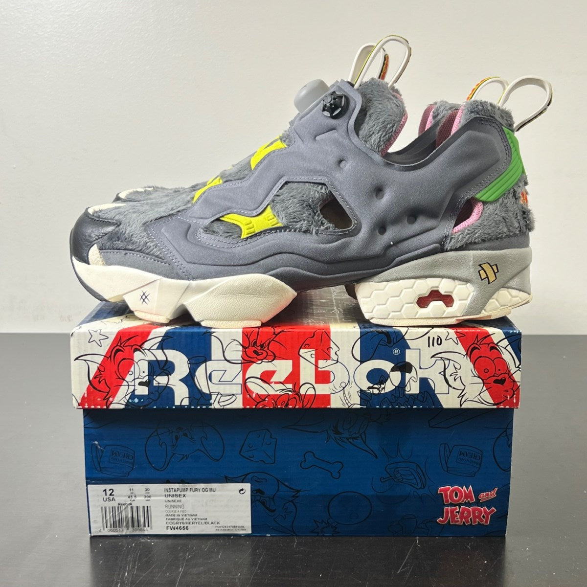 Reebok Instapump Fury Tom & Jerry 12 (Lightly Worn Pre-Owned)ReebokCold Grey 6/Hero Yellow-Black - Image 3