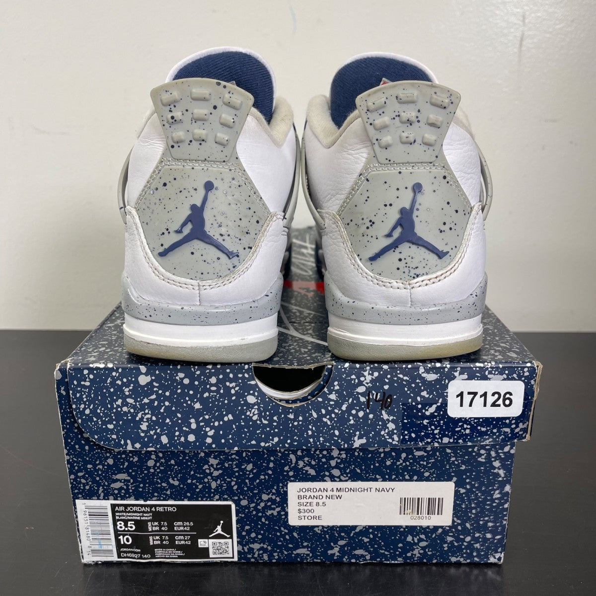 Jordan 4 Retro Midnight Navy 8.5 (Moderately Worn Pre-Owned)JordanWhite/Midnight Navy/Light Smoke Grey-Fire Red - Image 4