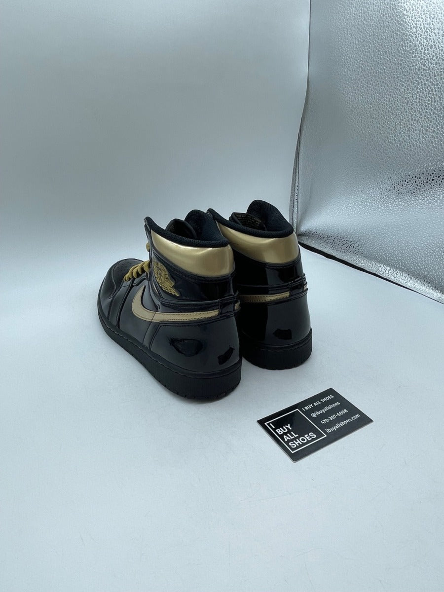 Jordan 1 Retro High Black Metallic Gold (2020) 9 (Moderately Worn Pre-Owned) - Image 4