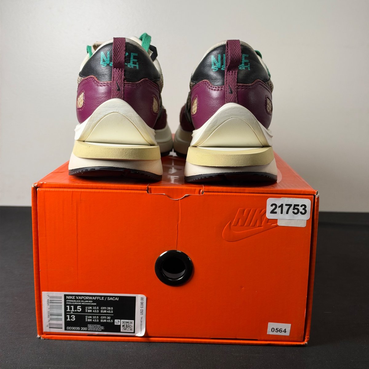 Nike Vaporwaffle sacai Villain Red Neptune Green (Size 11.5) - Image 5