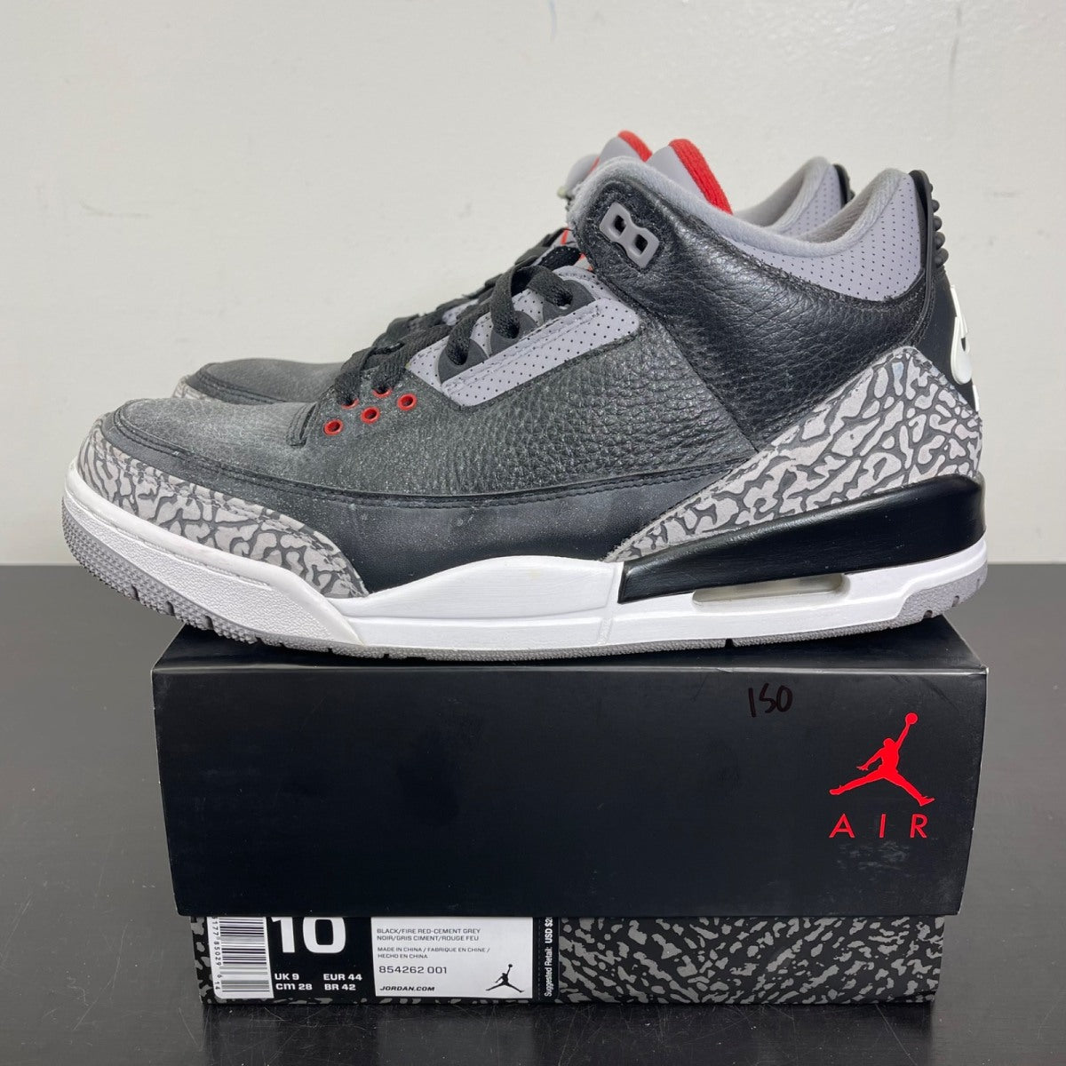 Jordan 3 Retro Black Cement (2018) 10 (Moderately Worn Pre-Owned)JordanBlack/Fire Red-Cement Grey-White - Image 3