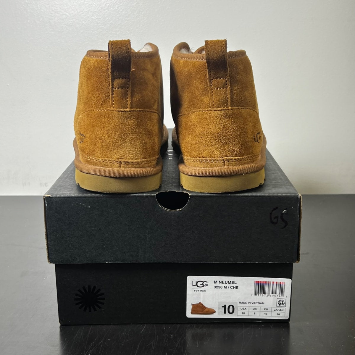 UGG Neumel Boot Chestnut 10 (Lightly Worn Pre-Owned)UGGChestnut - Image 4