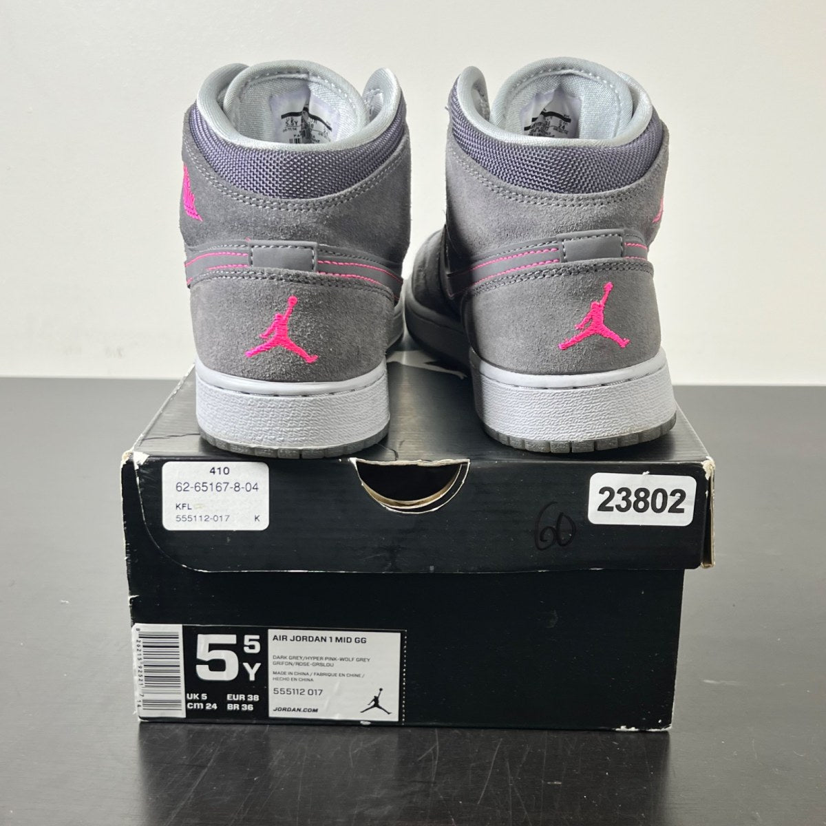 Air Jordan 1 Mid GS 'Dark Grey Hyper Pink' 5.5 (Moderately Worn Pre-Owned)Air Jordan - Image 4