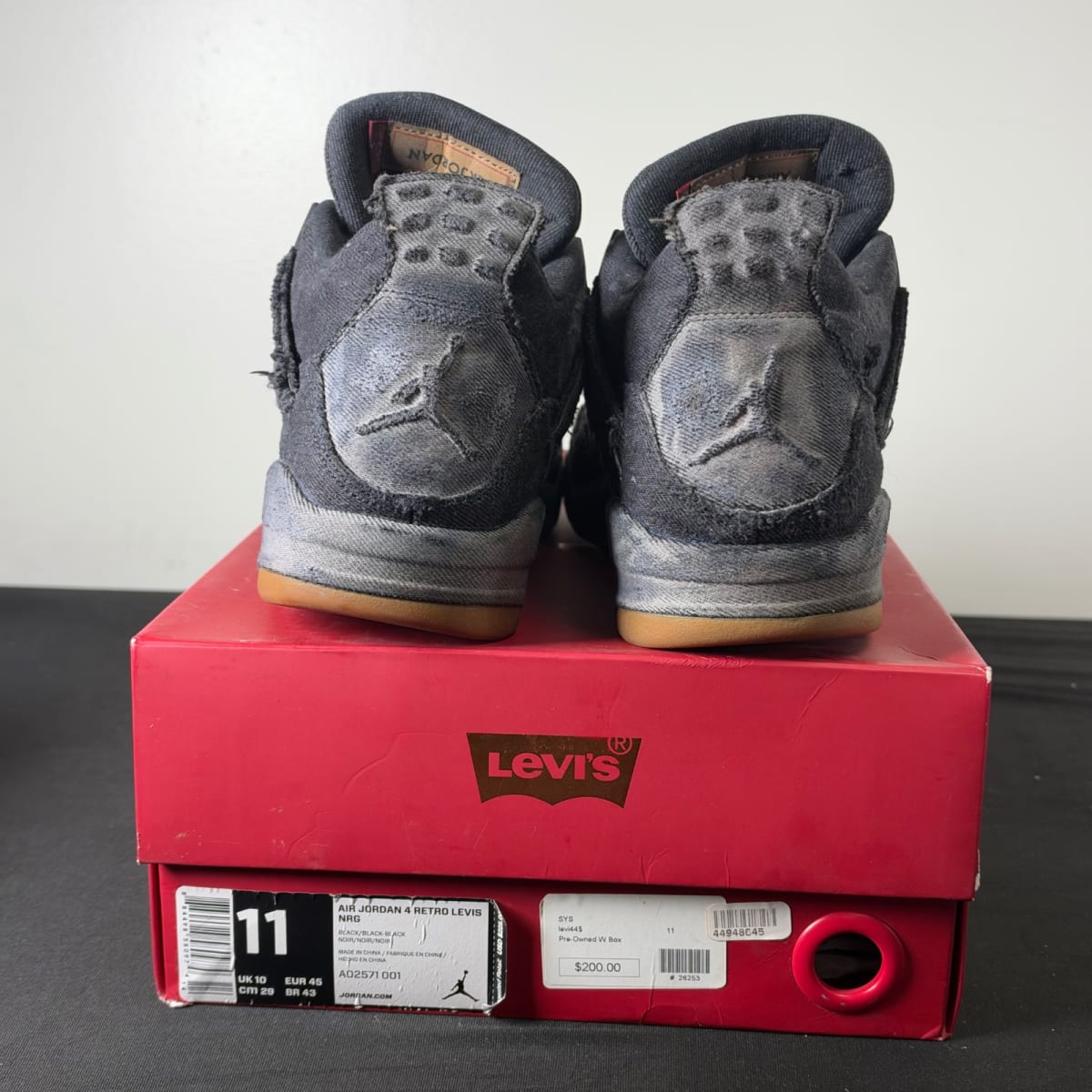 Jordan 4 Retro Levi's Black (Levi's Tag) (Size 11) - aux