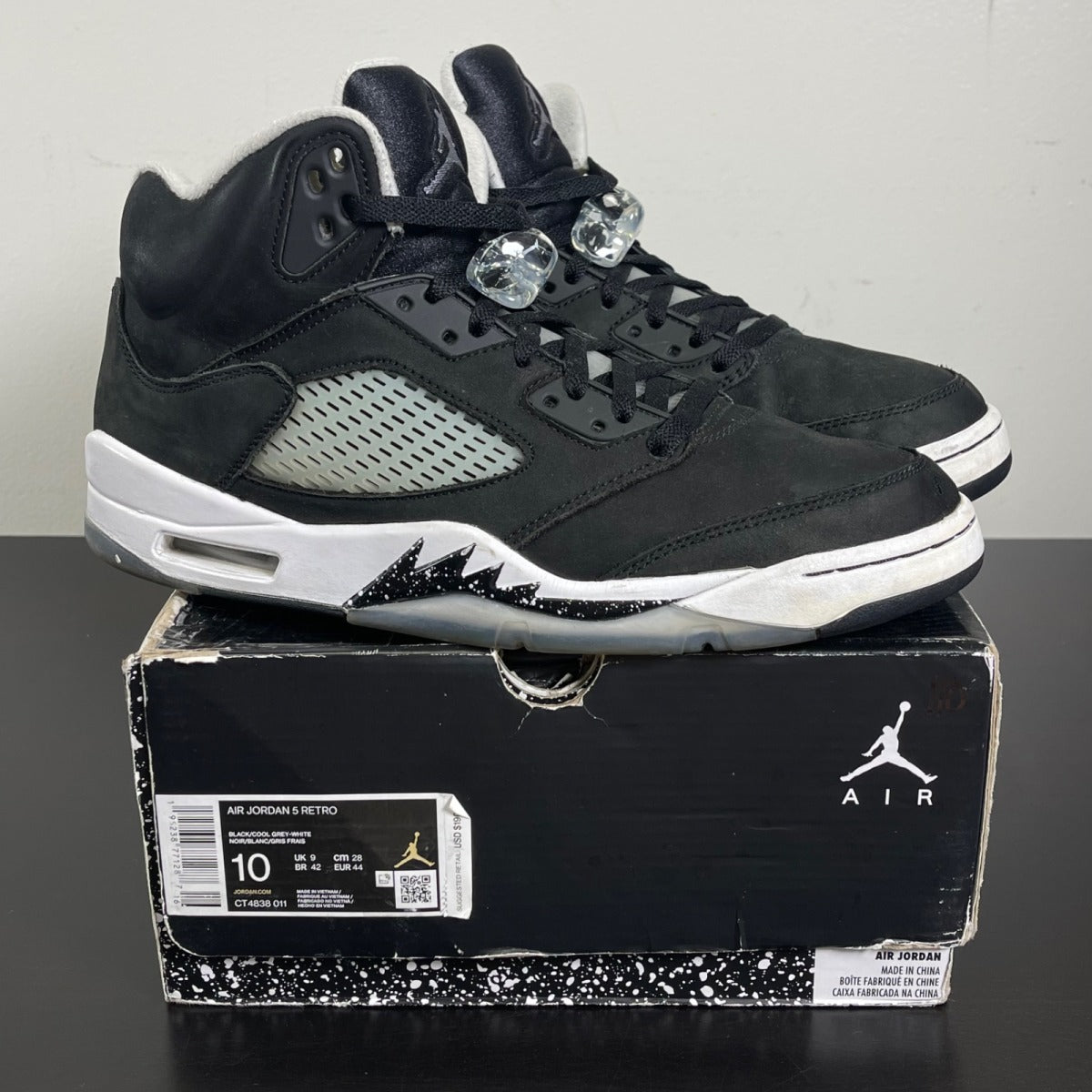 Jordan 5 Retro Moonlight (2021) 10 (Moderately Worn Pre-Owned)JordanBlack/Cool Grey-White - Image 1