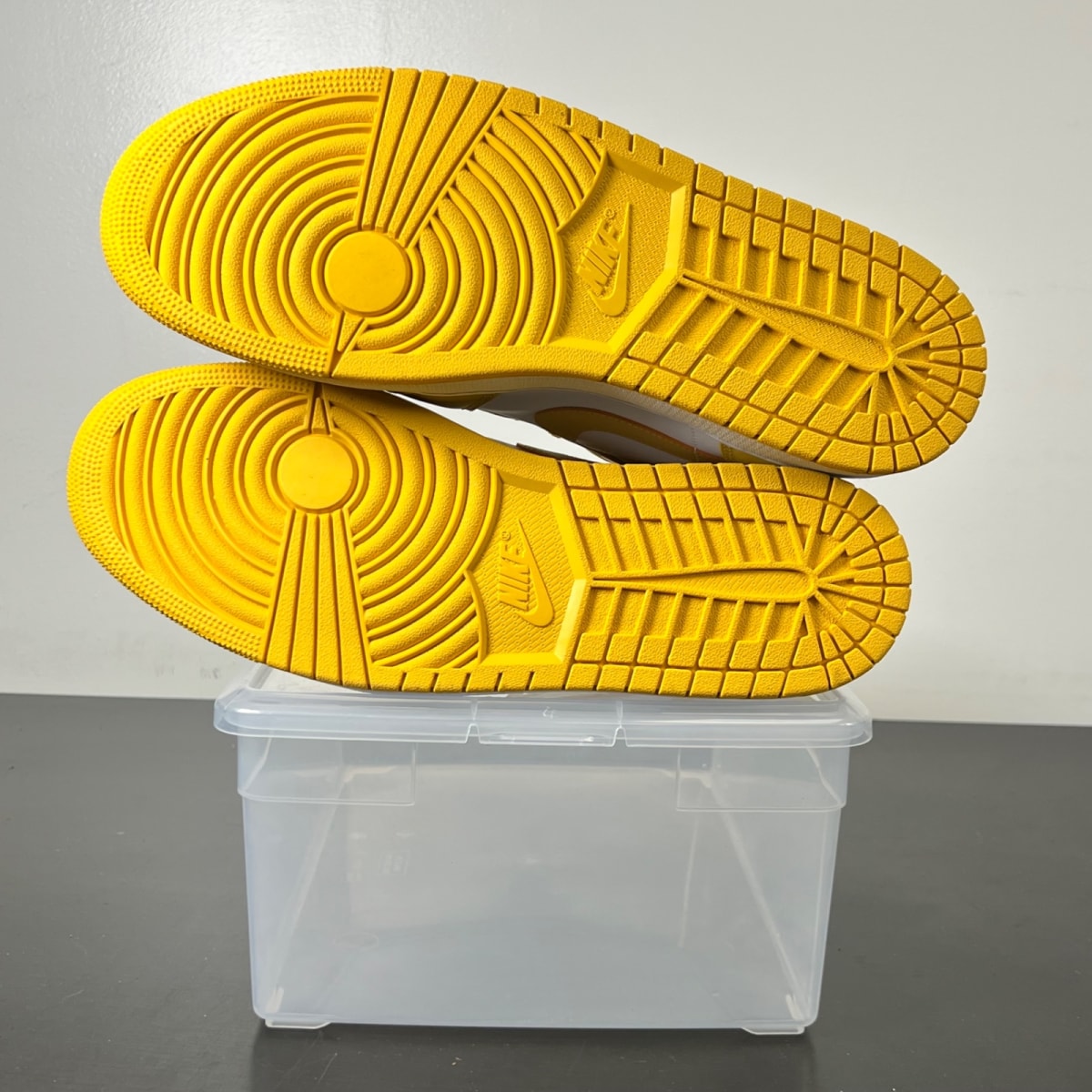Jordan 1 Low Pollen 14 (New Pre-Owned)JordanWhite/Pollen - Image 3