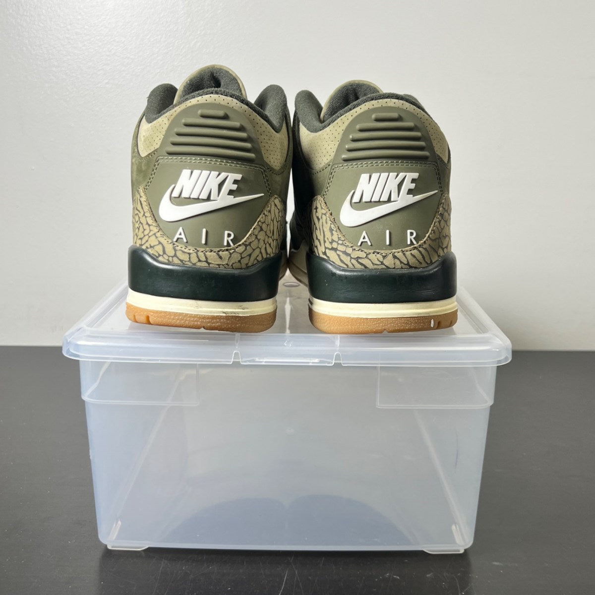 Jordan 3 Retro Family Affair 10 (Moderately Worn Pre-Owned)JordanMedium Olive/Sequoia/Neutral Olive/Sail/Total Crimson - Image 4