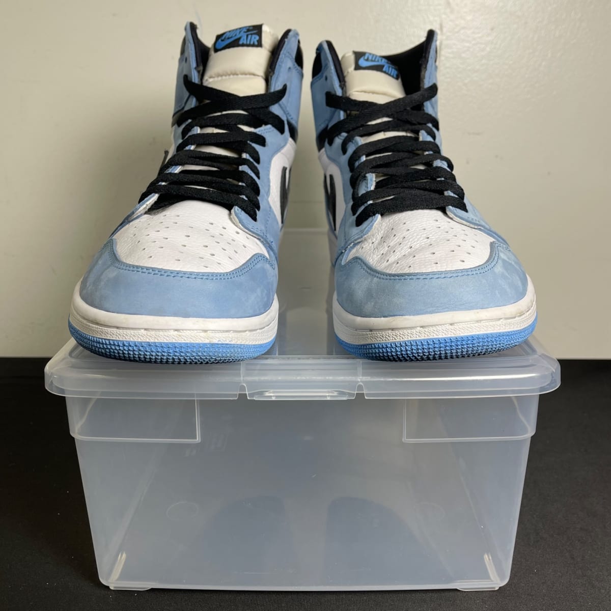 Jordan 1 Retro High OG University Blue (Size 12) - aux