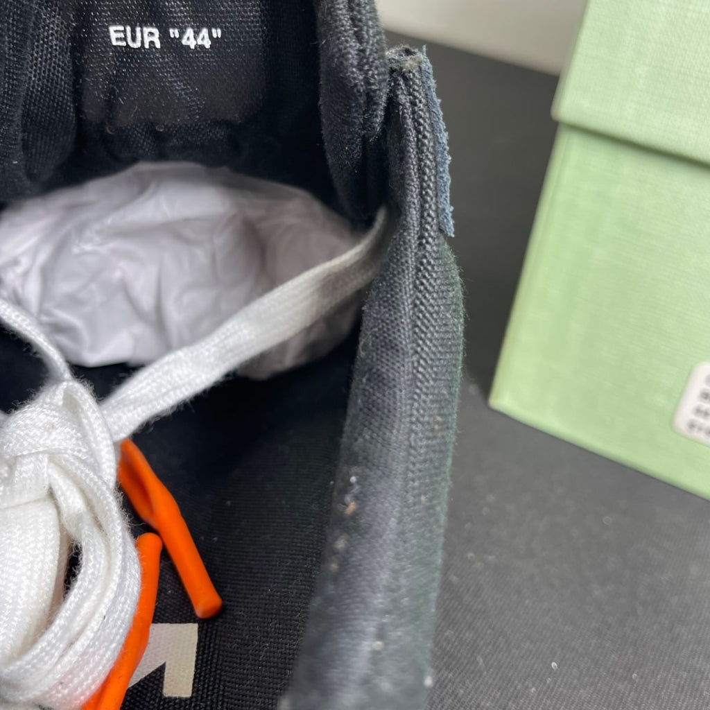 OFF-WHITE Vulc Low Black (Size 44) - Image 6