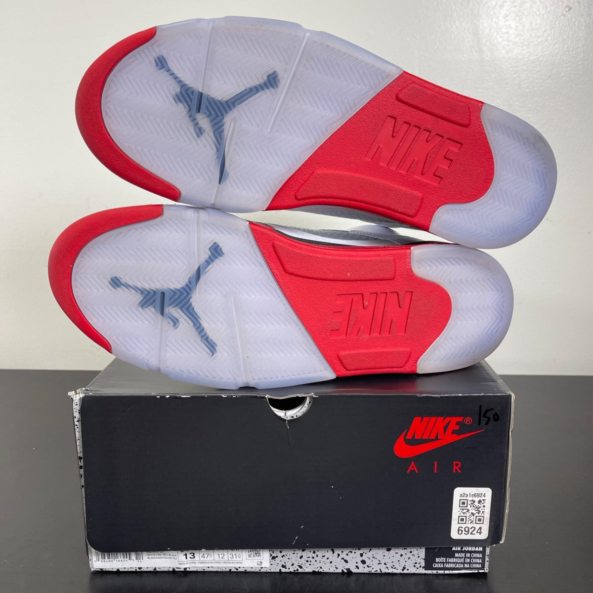 Jordan 5 Retro Fire Red Black Tongue (2025) 13 (Moderately Worn Pre-Owned)JordanWhite/Fire Red/Black - Image 5