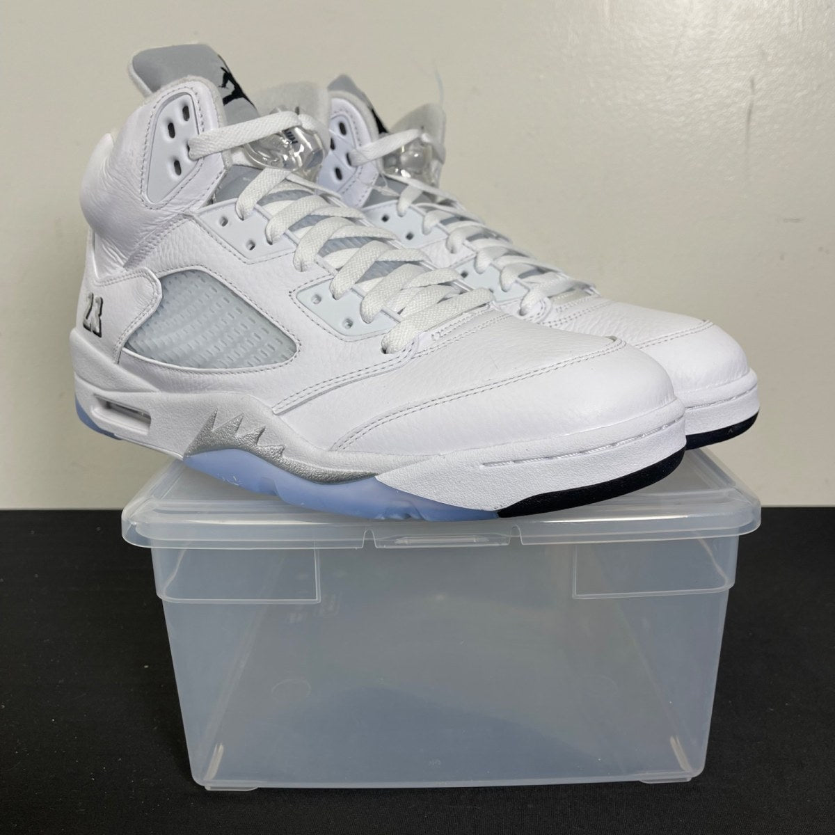 Jordan 5 Retro White Metallic (2026) 12 (New Pre-Owned)JordanWhite/Metallic Silver/Black - Image 1