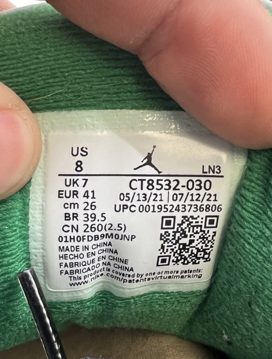 Jordan 3 Retro Pine Green 8 (Lightly Worn Pre-Owned)JordanBlack/Silver/White/Pine Green - Image 7