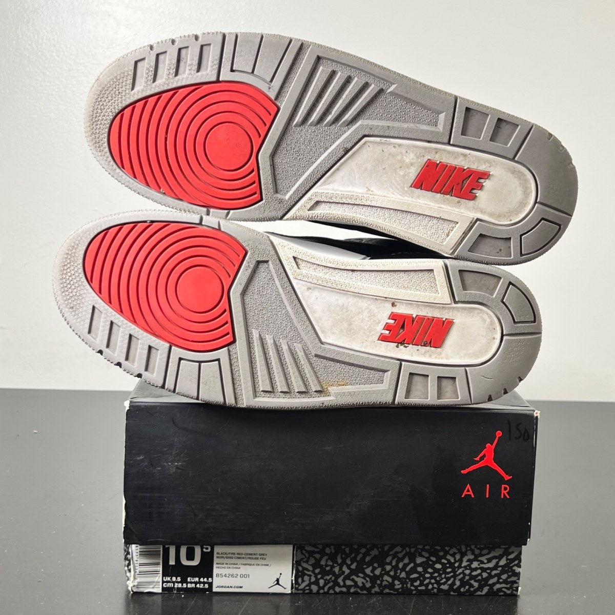 Jordan 3 Retro Black Cement (2018) 10.5 (Moderately Worn Pre-Owned)JordanBlack/Fire Red-Cement Grey-White - Image 6
