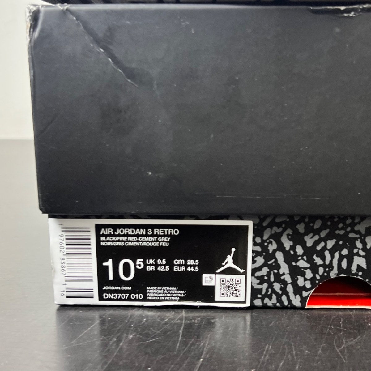 Jordan 3 Retro OG Black Cement (2024) 10.5 (Moderately Worn Pre-Owned)JordanBlack/Fire Red/Cement Grey/Sail - Image 4