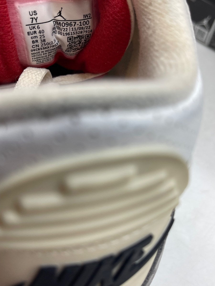 Jordan 3 Retro White Cement Reimagined (GS) 7Y (Moderately Worn Pre-Owned)JordanSummit White/Fire Red/Black/Cement Grey - Image 8