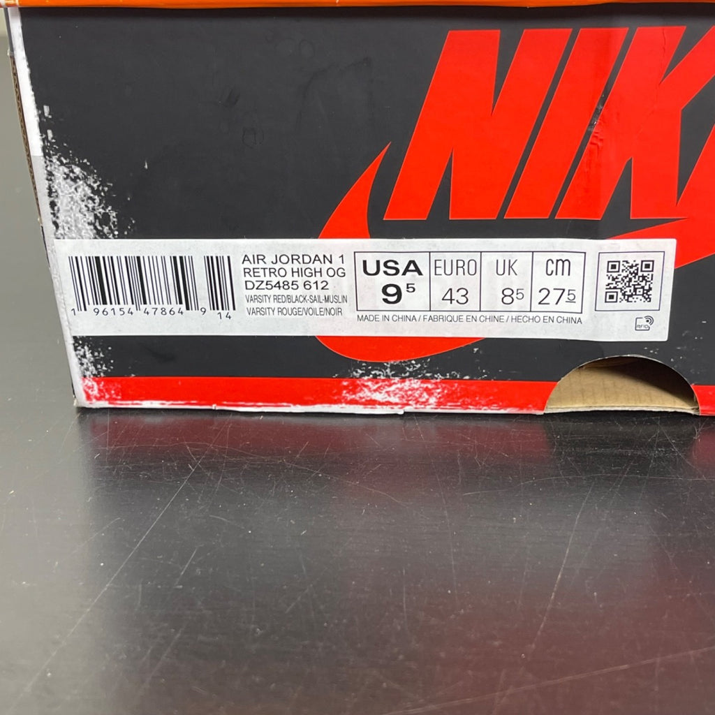 Jordan 1 Retro High OG Chicago Lost and Found 9.5 (Moderately Worn Pre-Owned)JordanVarsity Red/Black-Sail-Muslin - Image 7