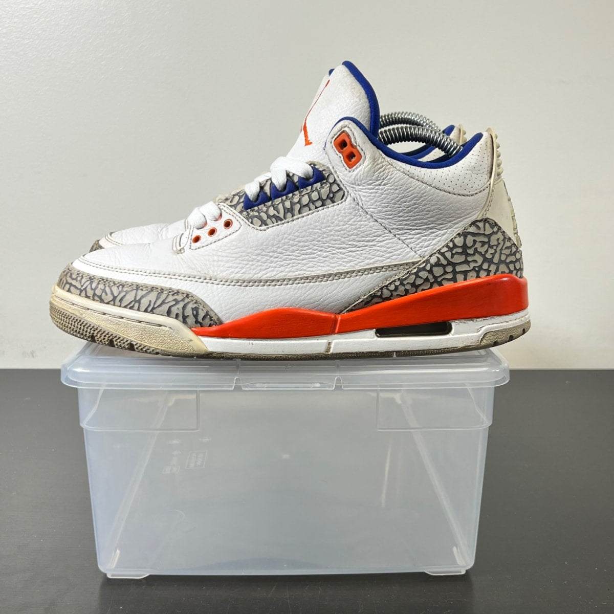 Jordan 3 Retro Knicks 8 (Heavily Worn Pre-Owned)JordanWhite/Old Royal-University Orange-Tech Grey - Image 3