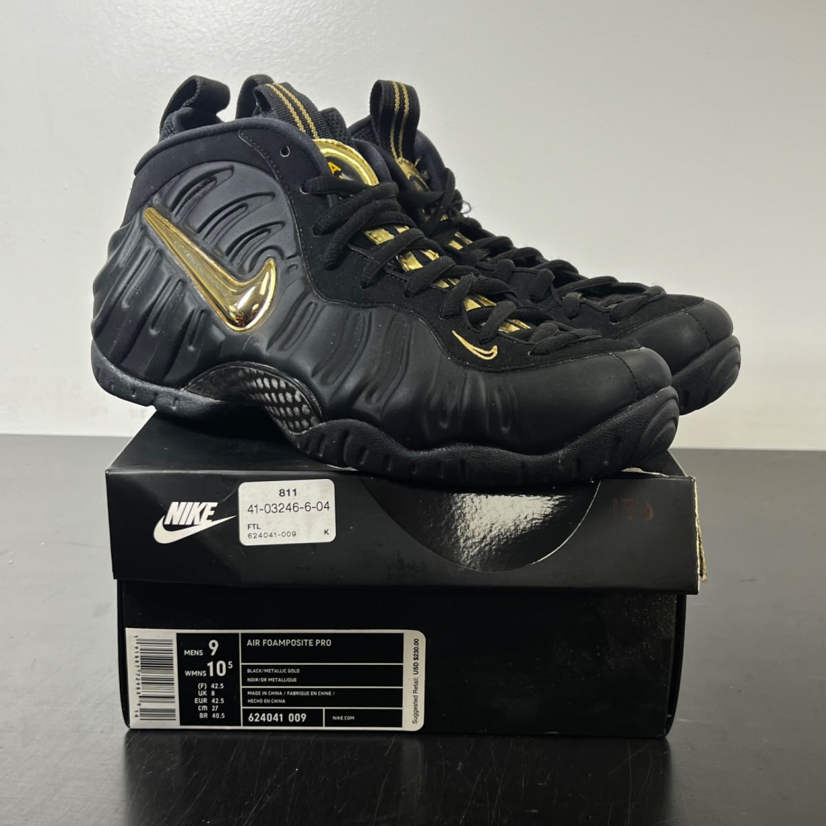 Nike Air Foamposite Pro Black Metallic Gold 9 (Lightly Worn Pre-Owned)NikeBlack/Metallic Gold-Black - Image 1