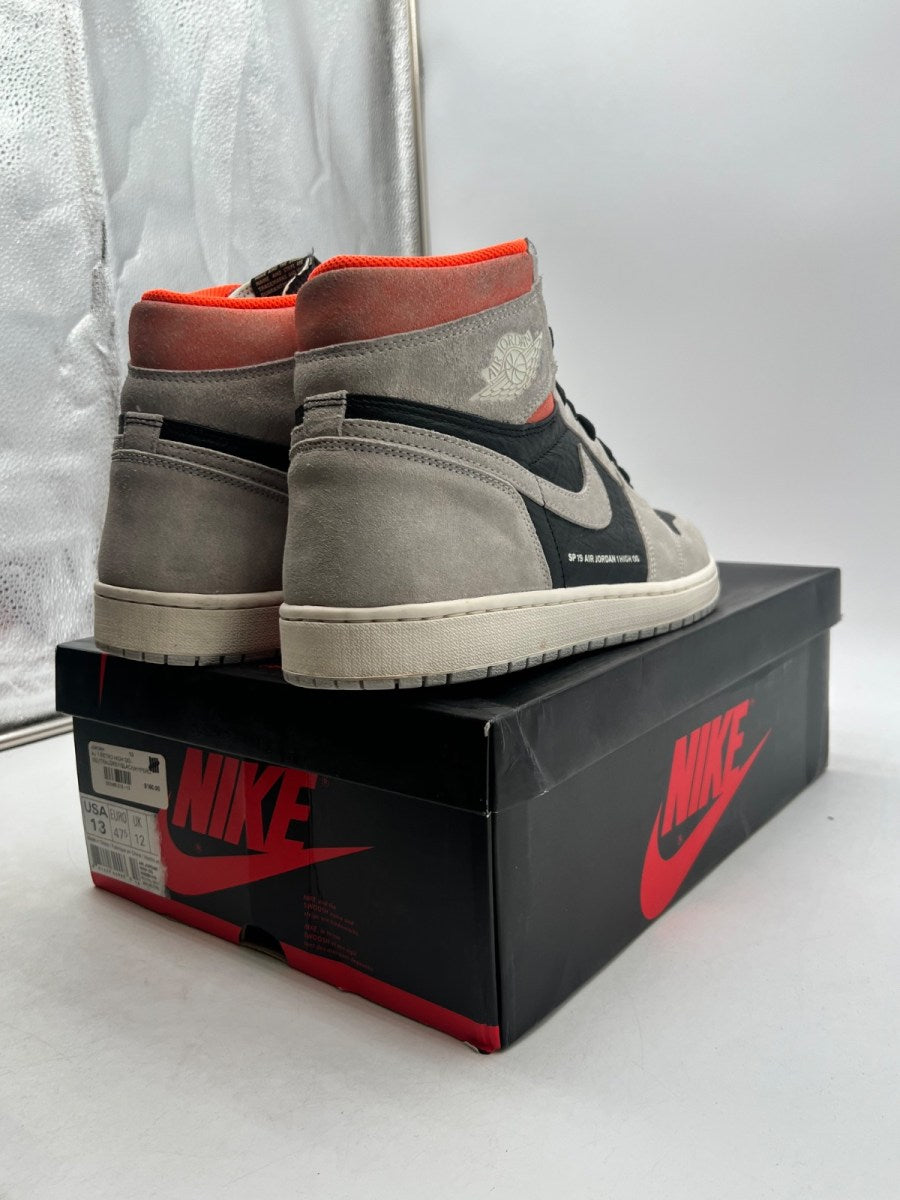 Jordan 1 Retro High Neutral Grey Hyper Crimson 13 (Moderately Worn Pre-Owned) - Image 5